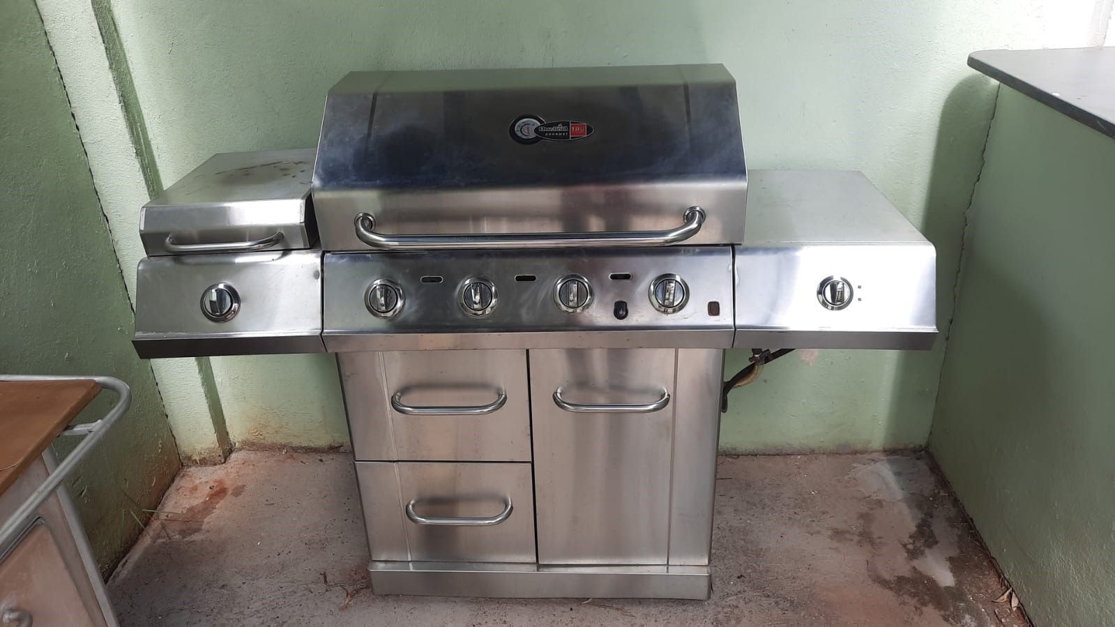 Churrasqueira Americana grande a gás aço inox 4 Queimadores bem conservada