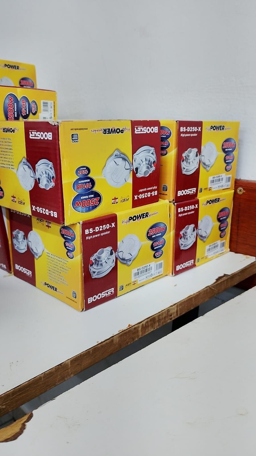 som Corneta D250x Booster 8 Ohms 200w max 100 rms novinha na caixa