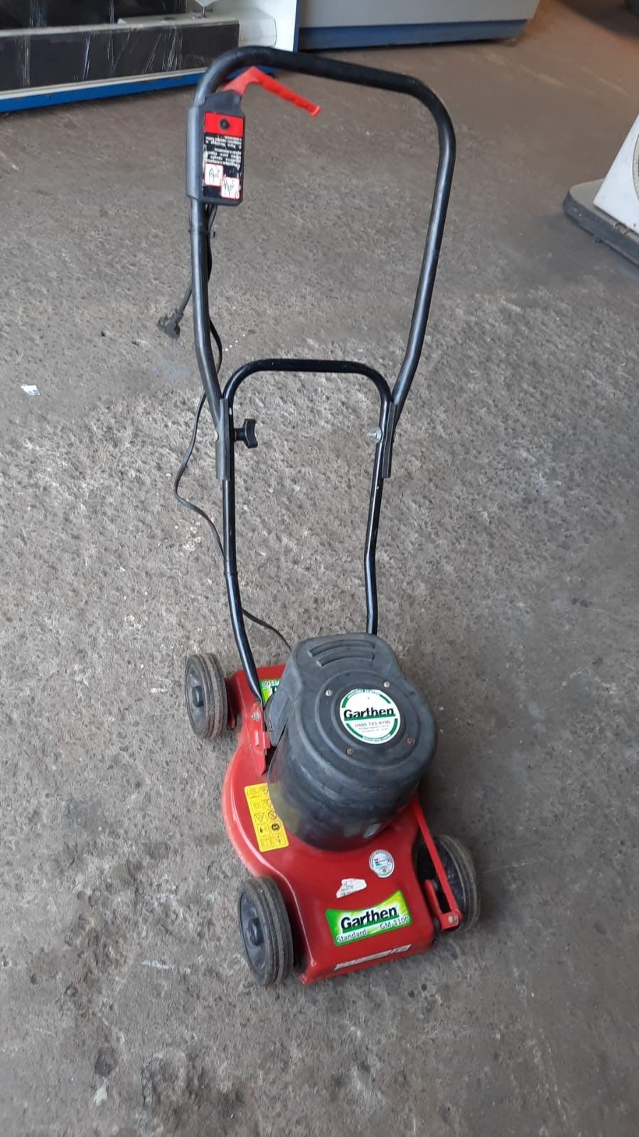 Cortadora de grama semi nova Garthen modelo gm1100 funcionando 100%