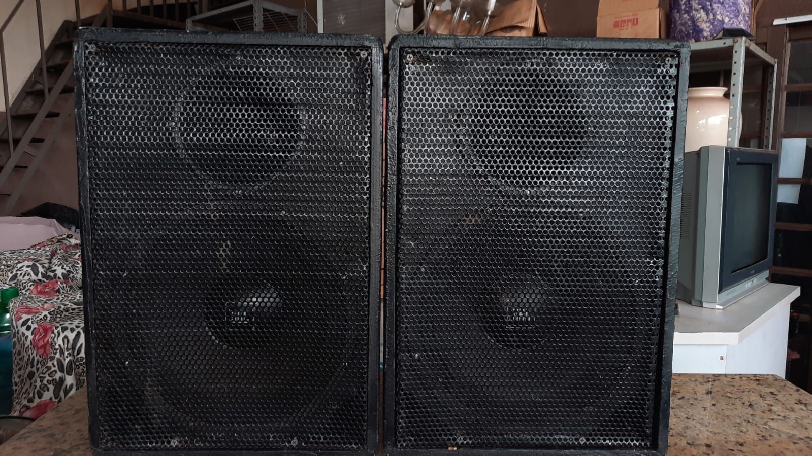 Par de caixas com altofantes Jbl originais novos e cornetas modelo 250 booster funcionando 100%