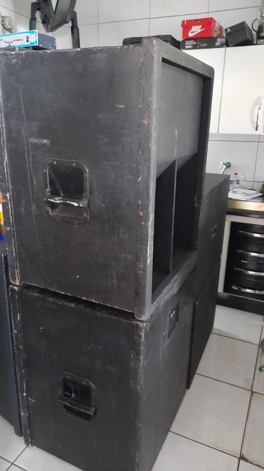 Par caixas de grave 18