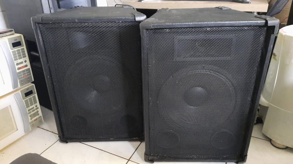 Par de caixas ativa/passiva 15 e corneta Voxtorm Vsa1500 funcionando 100%
R$2.500