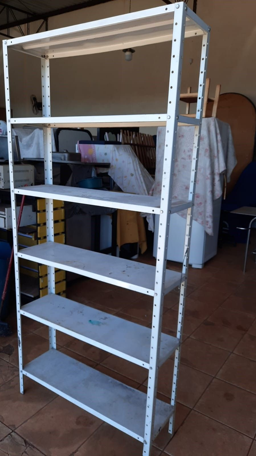 comercio Estante de aço melhor preço 06 bandejas 0,30x0,92x2,00 na cor cinza e preto desmontada