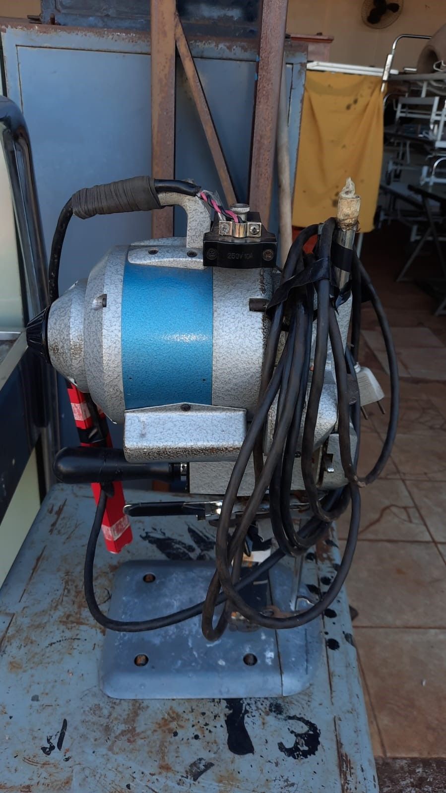 eletrodomestico Motor de Corte Vertical - Yamata CzD-103-10-750W-220V usada funcionando 100%