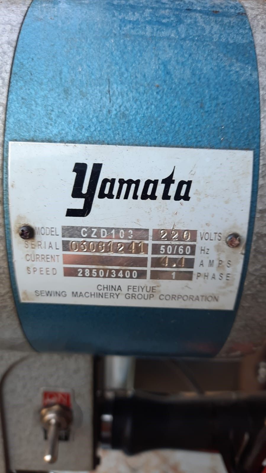Motor de Corte Vertical - Yamata CzD-103-10-750W-220V usada funcionando 100%