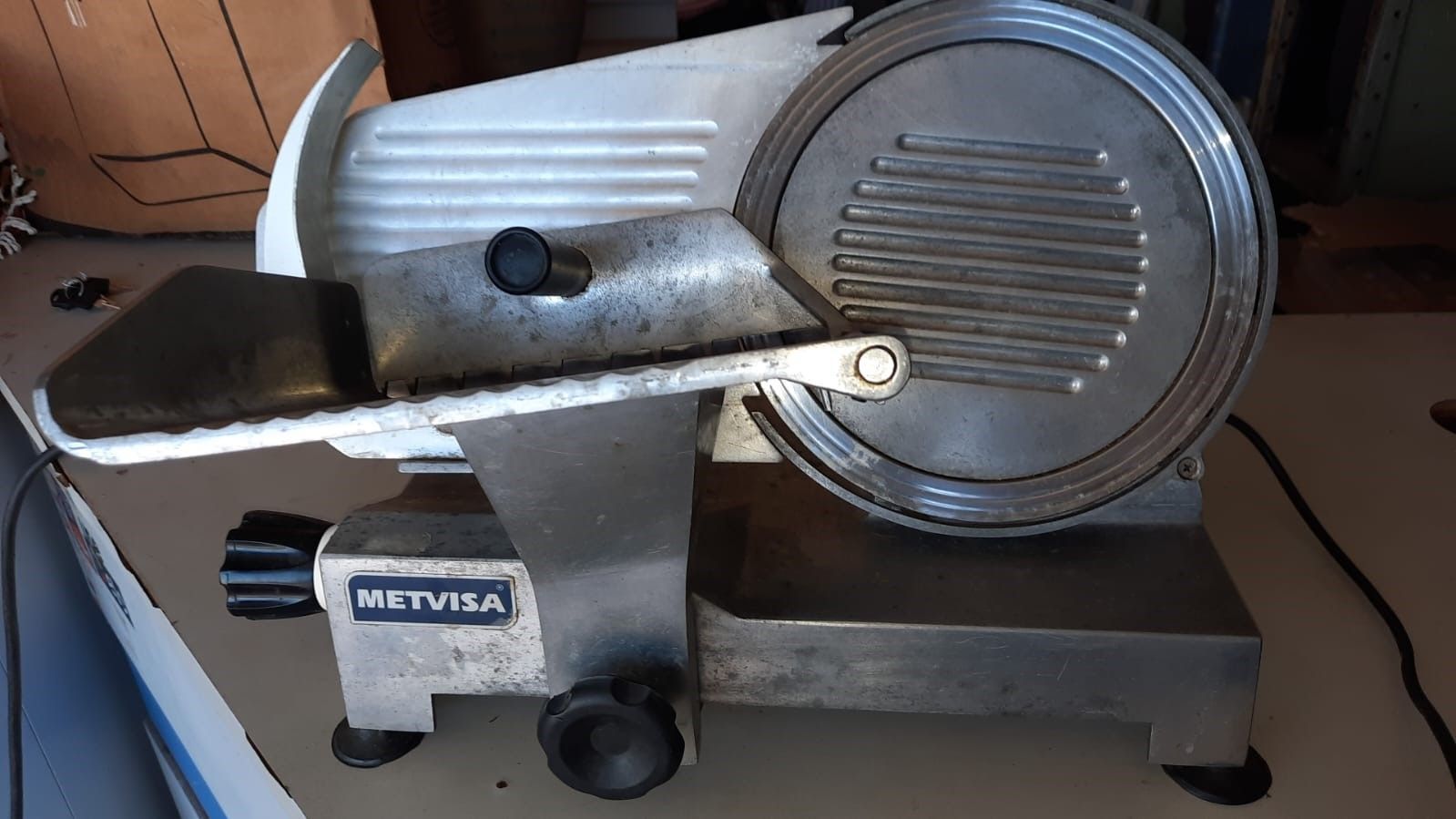 comercio Fatiador em alumínio e inox Metvisa disco de 0,25 cm funcionando 100%
R$1.200