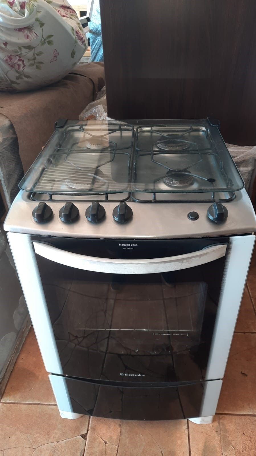 Fogão 04 bocas Electrolux acendedor automático bem conservado funcionando 100%
