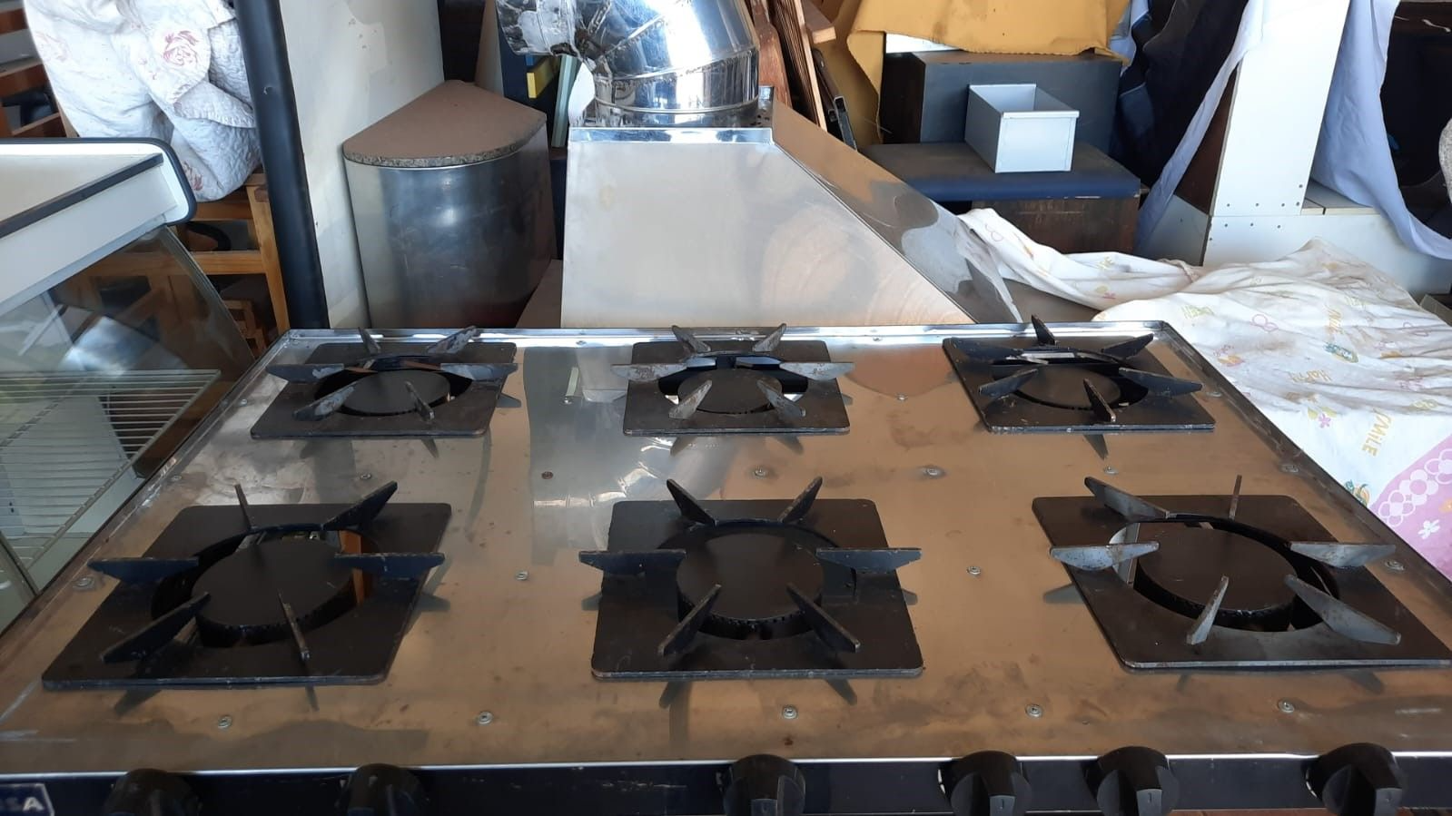 moveis Fogão industrial de mesa 06 bocas aço e revestimento em inox Metvisa funcionando semi novo