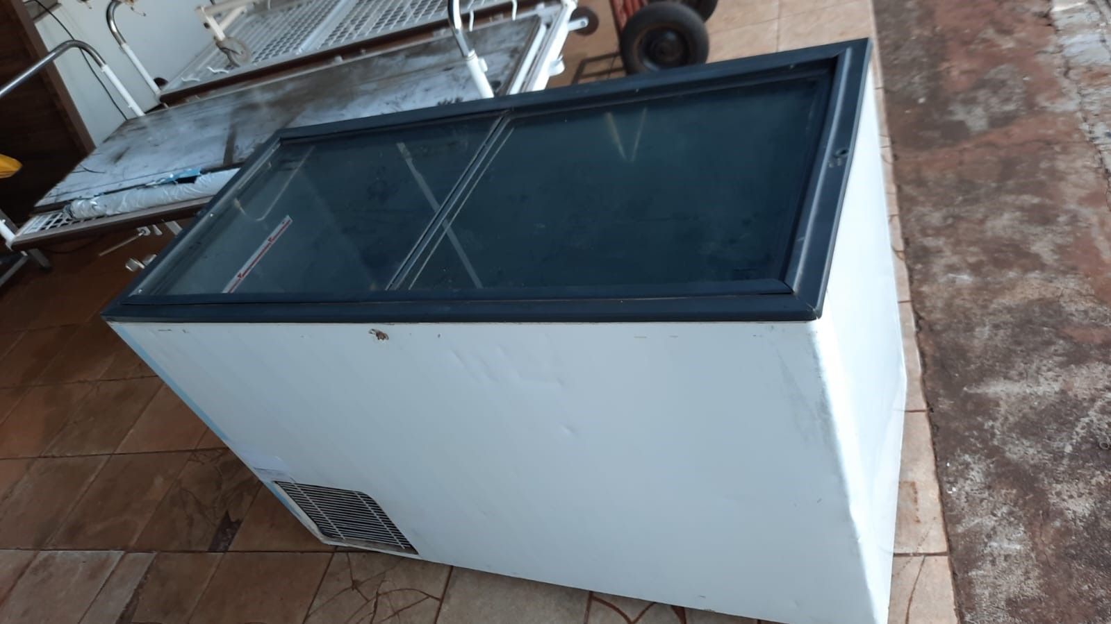 comercial Freezer congelamento horizontal Metalfrio 331 litros 127 volts funcionando 100%