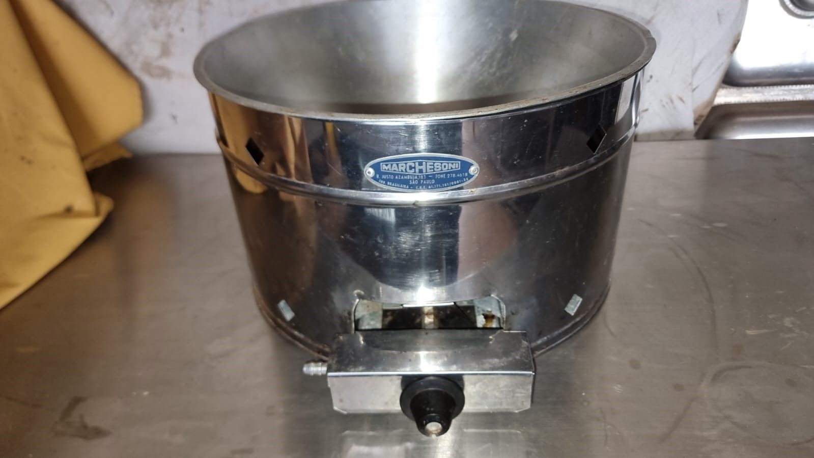 Fritadeira a gás Marchesoni 0,42x0,16 cm em inox e alumínio bem conservada funcionando 100%