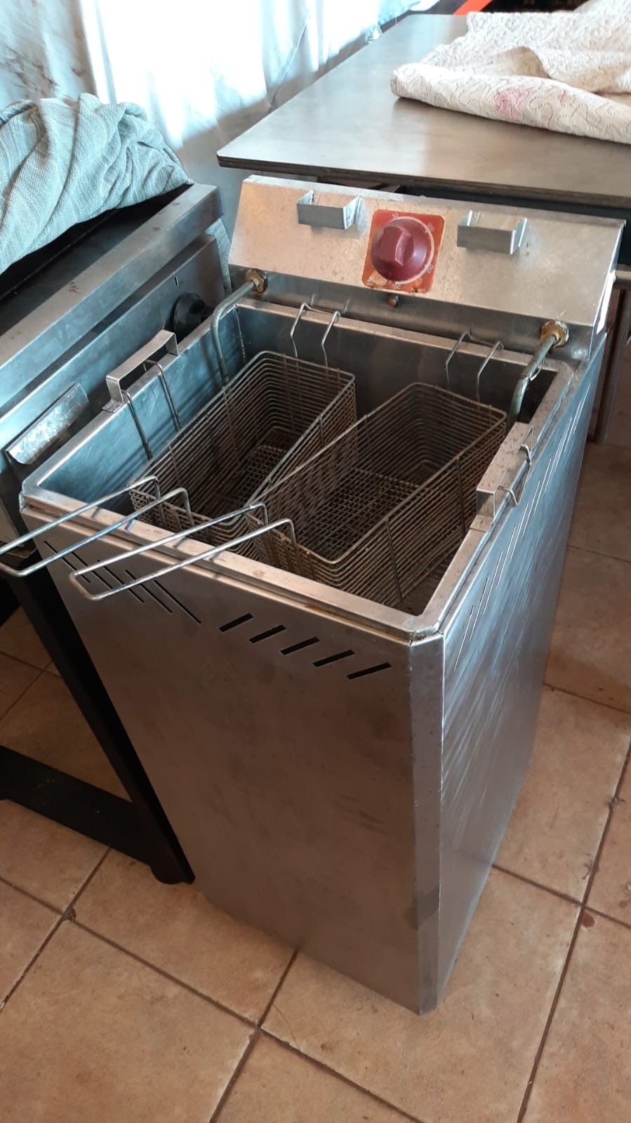 comercial Fritadeira elétrica Marchesoni com 02 cestos funcionado 100%