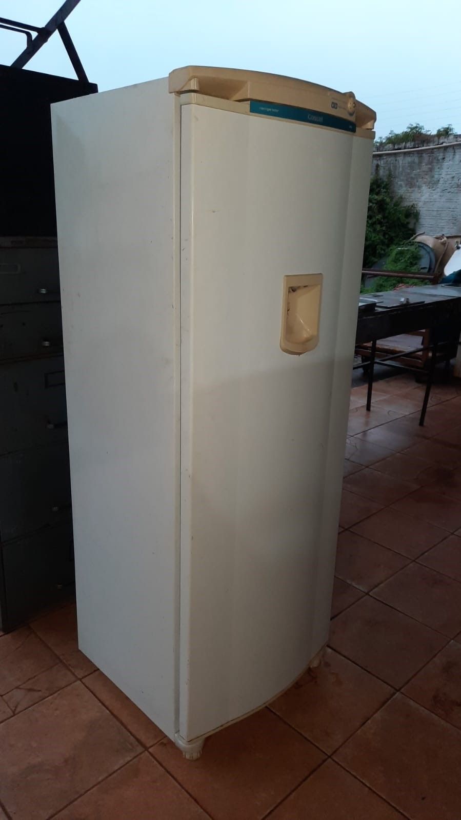 eletr Geladeira Consul 380 litros funcionando 100% com detalhes internos
R$400