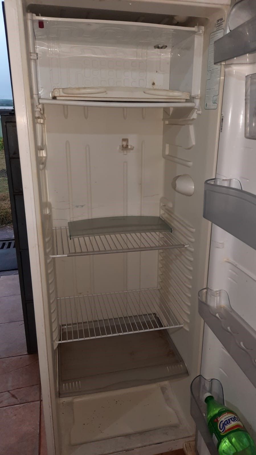 Geladeira Consul 380 litros funcionando 100% com detalhes internos
R$400