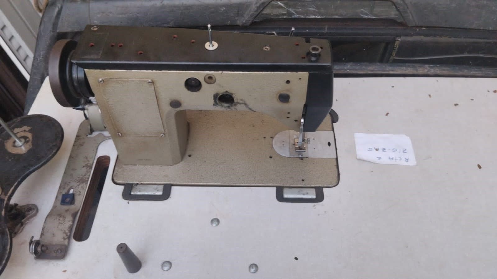 Maquina costura Marbor LZ - 175 Bordadeira Zig Zag com mesa pedais e motor usada precisa revisão
R$1.000