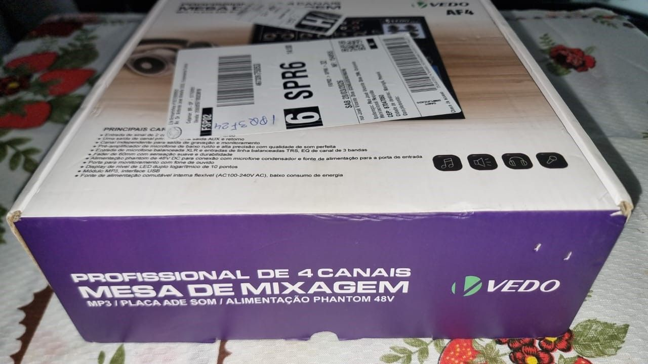 Mesas Som Bluetooth Vedo Af4 Mixer 4 Canais 48v+ Usb novinha