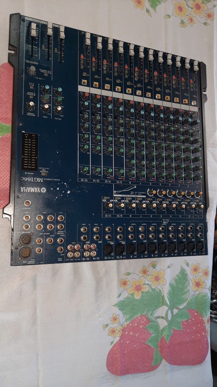 Mesa Yamaha 16 canais modelo MG166c toda revisada funcionando 100%