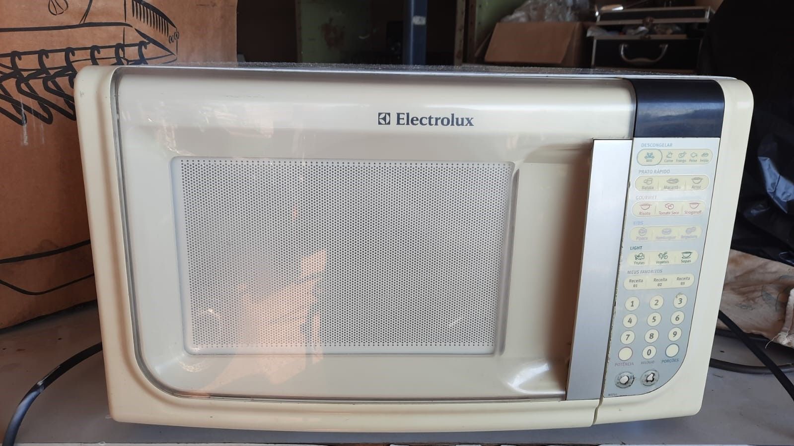 Microondas Electrolux 31 litros 127 volts usado funcionando 100%