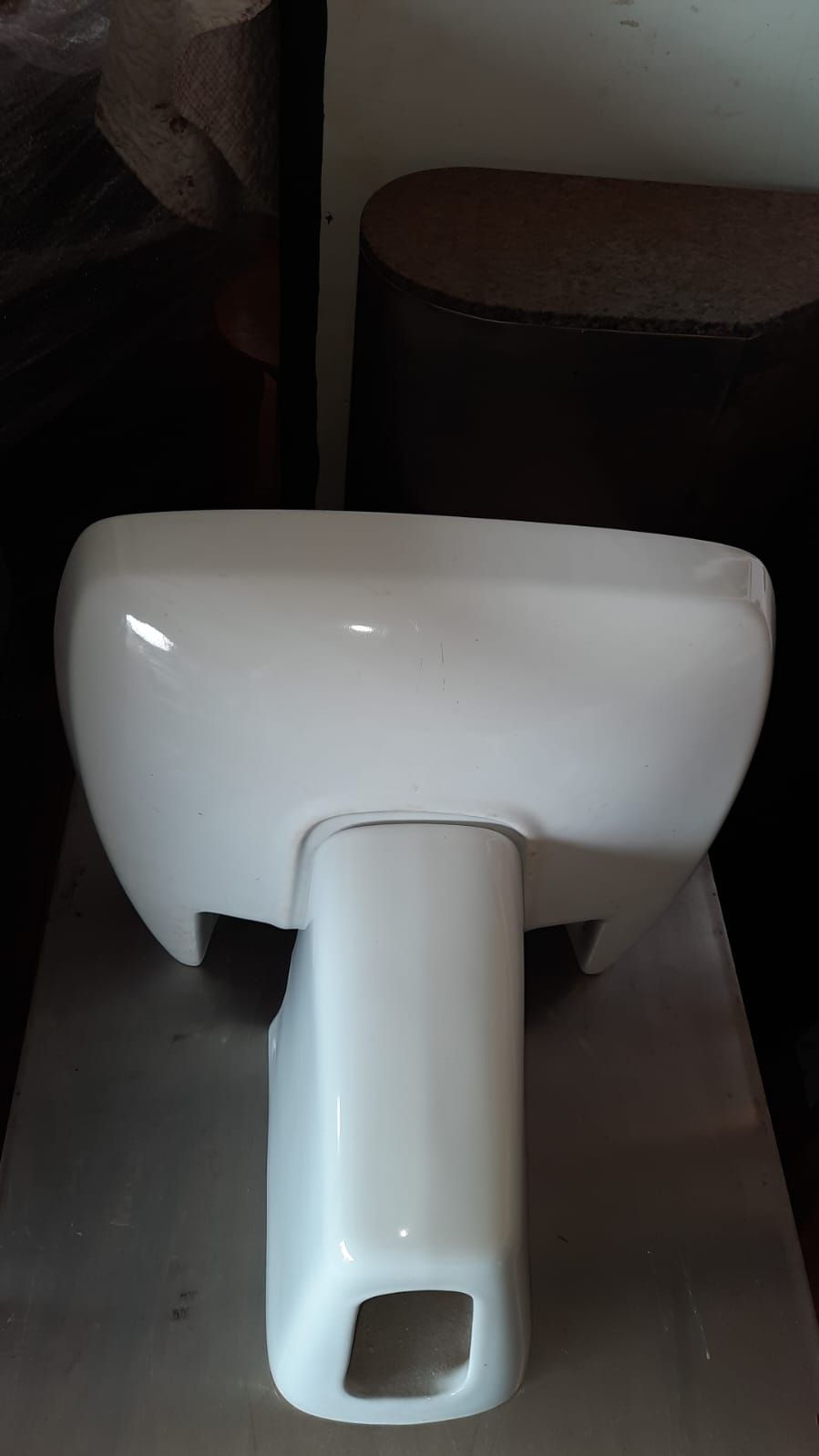 electrodomestico Pia banheiro com coluna suspensa Incepa com torneira inox semi nova