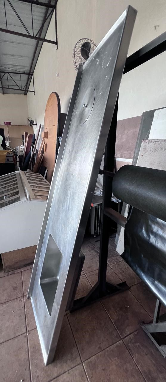 Tampo de pia 2,20m com cuba grande de canto e inox forte bem conservada