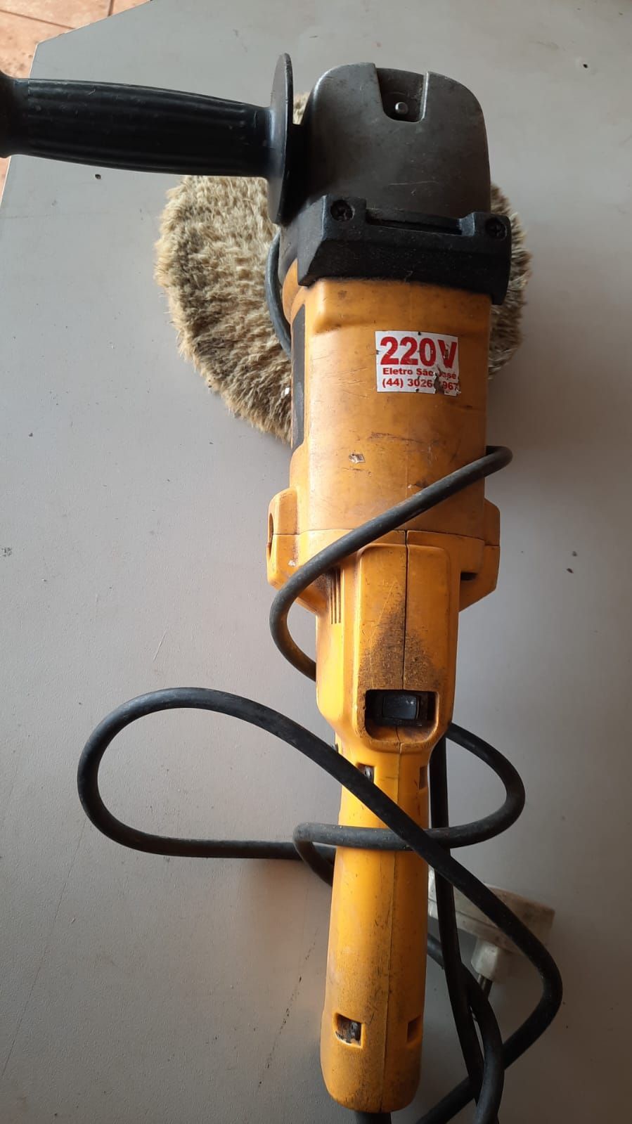 comercio Lixadeira Politriz Dewalt 7 9 Mod Dw849 B2 220v bem conservada funcionando 100%
R$750