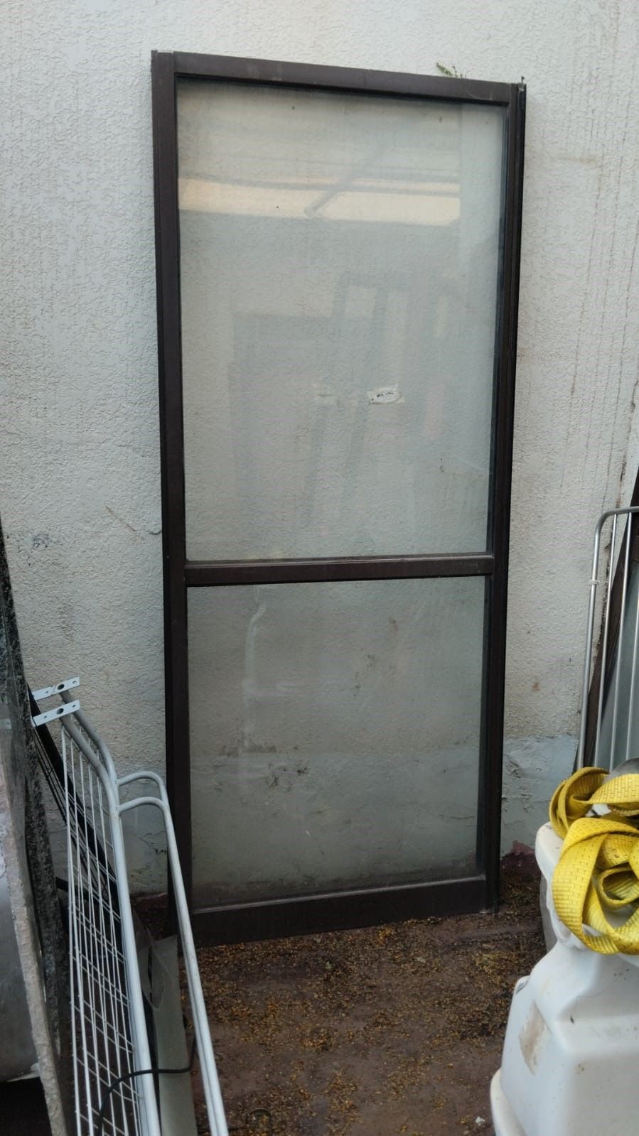 Porta de correr em alumínio e vidro 2,16x0,72 usadas bem conservadas preço R$250,00 cada