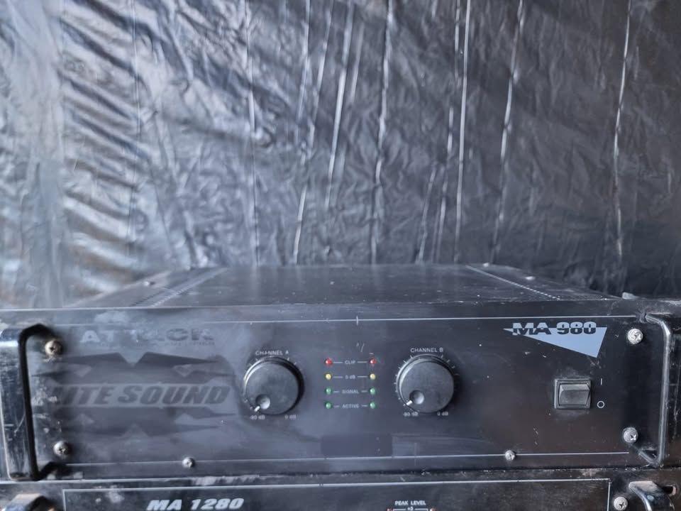 Potência de áudio profissional da marca Attack, modelo MA 980 funcionando 100%