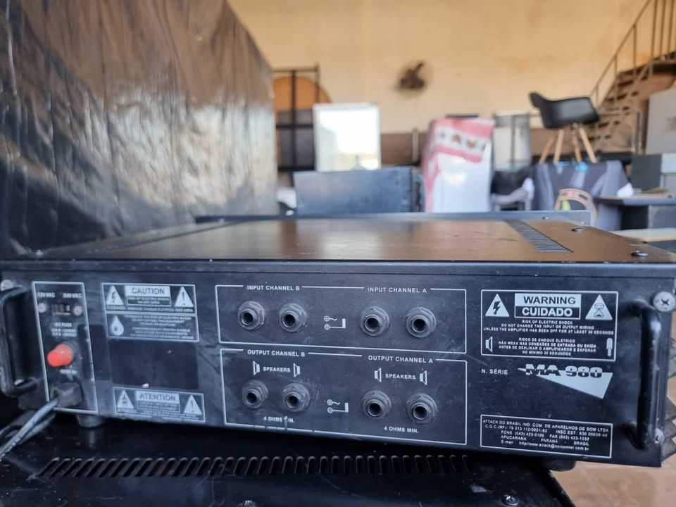 Potência de áudio profissional da marca Attack, modelo MA 980 funcionando 100%
