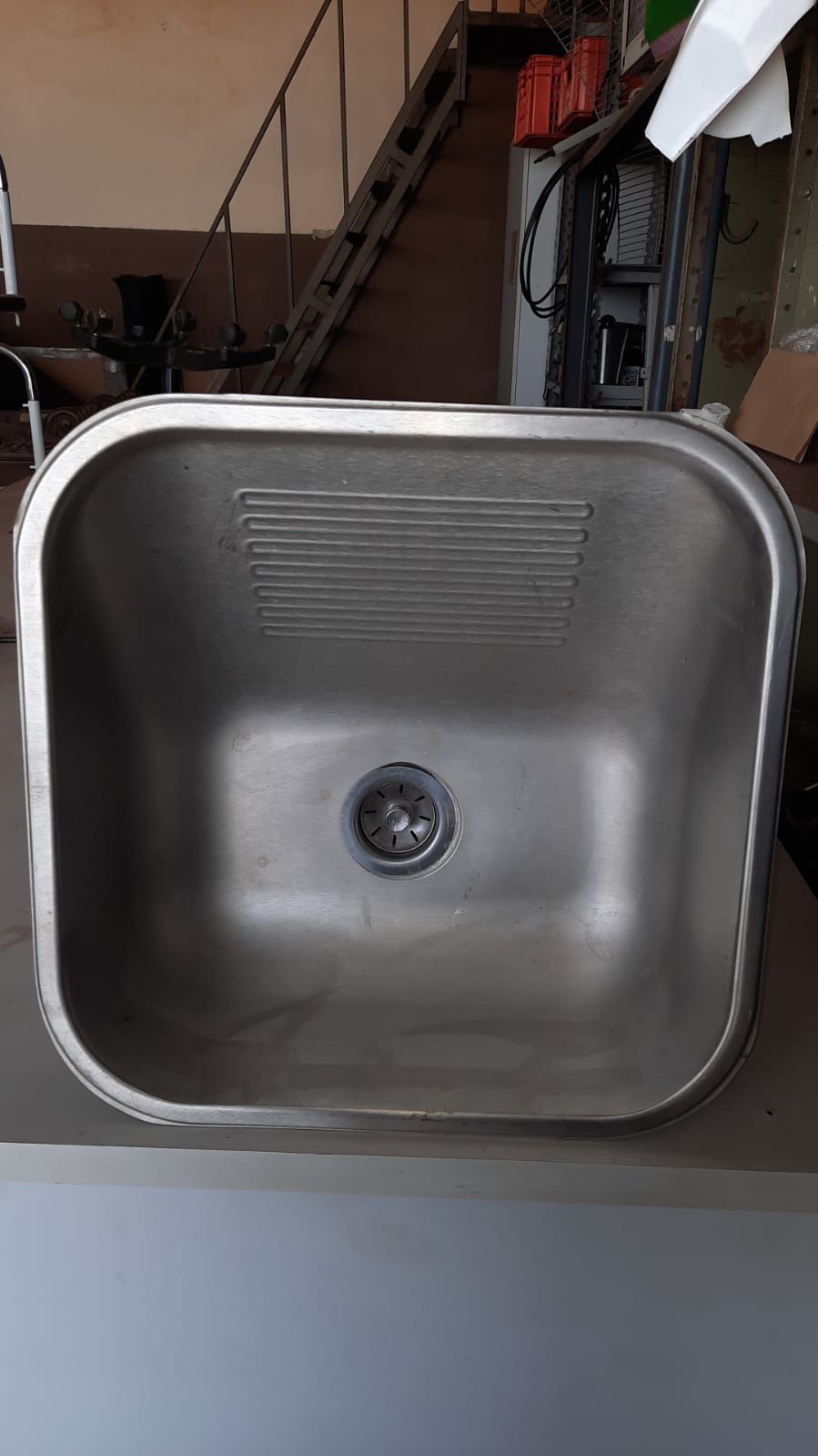 comercio Tanque em inox de embutir 0,44x0,44x0,20 cm semi novo