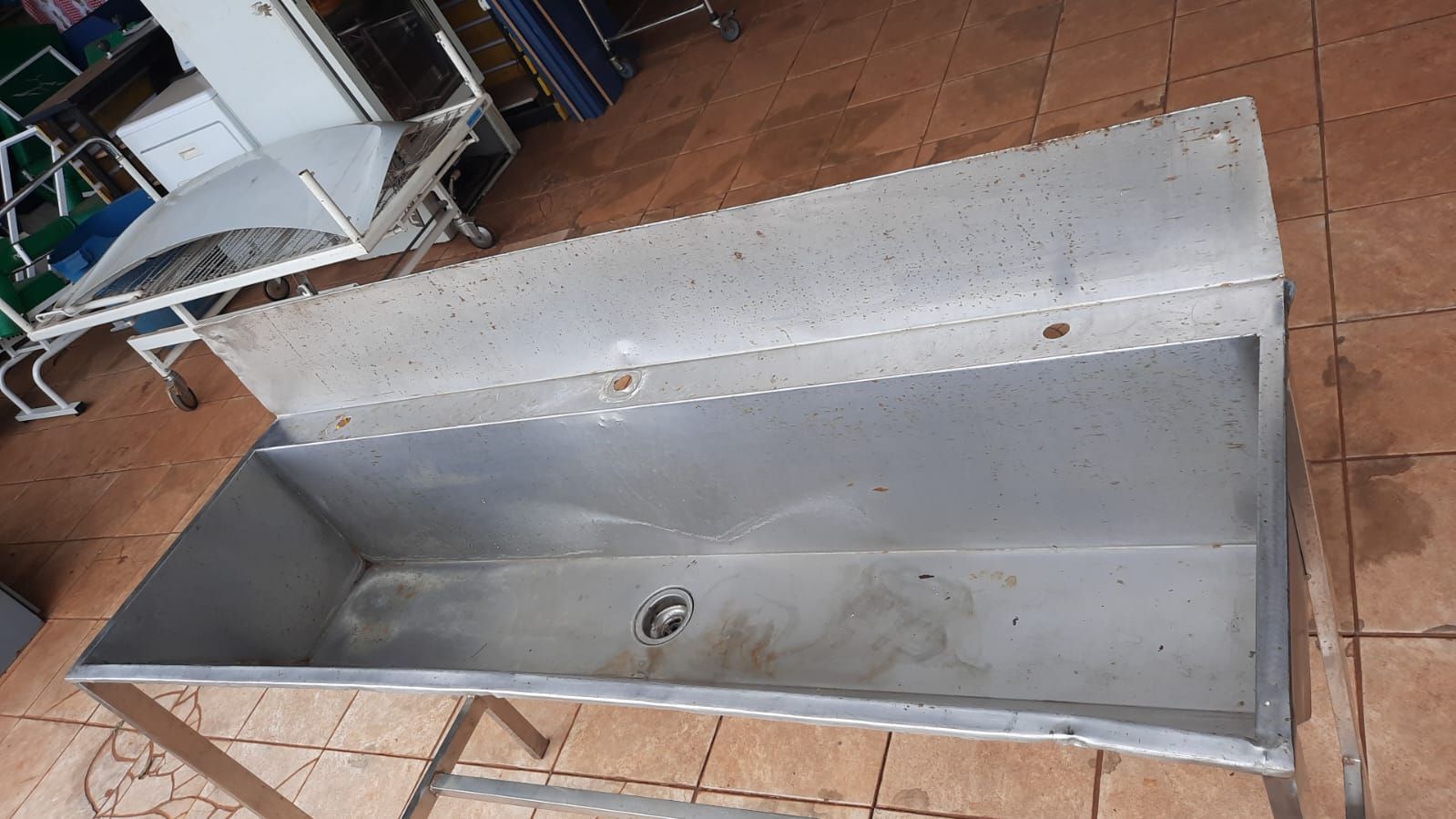 comercio Tanque pia em inox com base também em inox 1,50x0,50 bem conservado
R$1.000