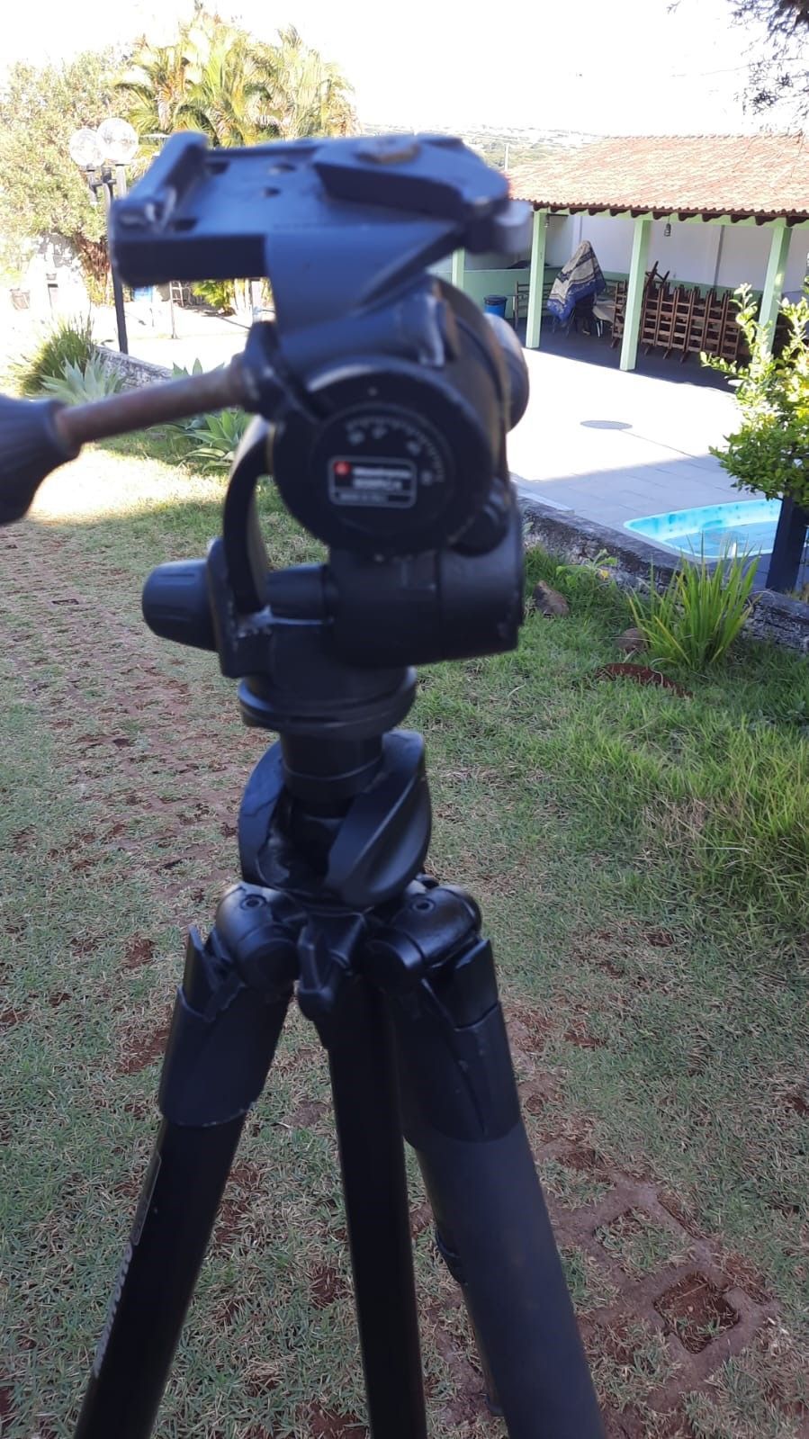 Tripé para camera Manfrotto Italiano modelo 808rc4 usado bem conservado
R$1.000