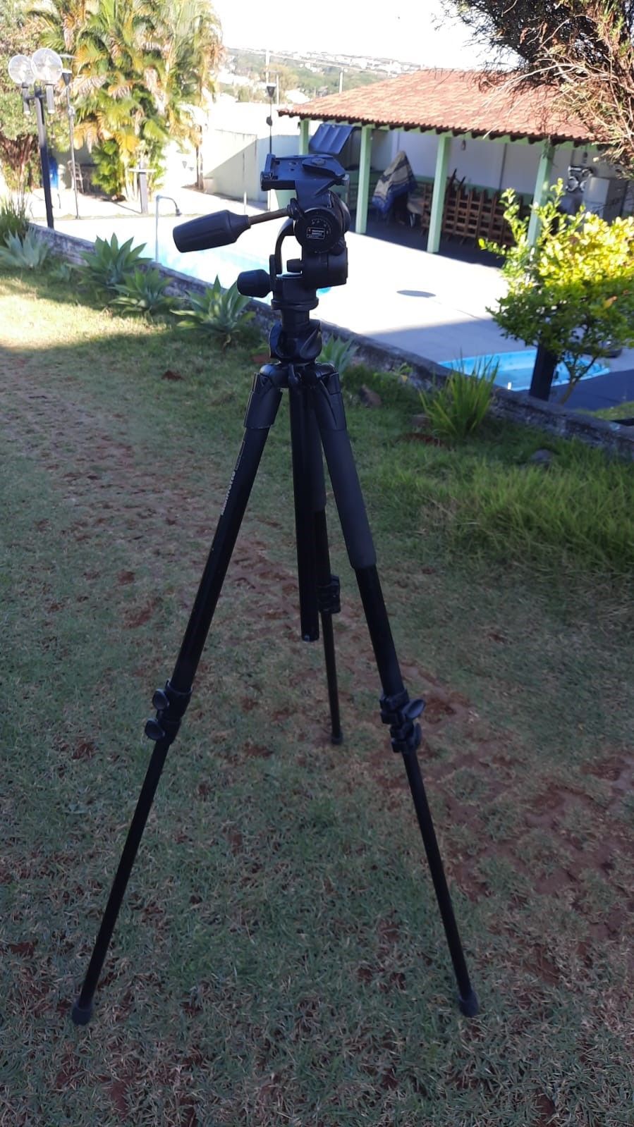 instalação Tripé para camera Manfrotto Italiano modelo 808rc4 usado bem conservado
R$1.000