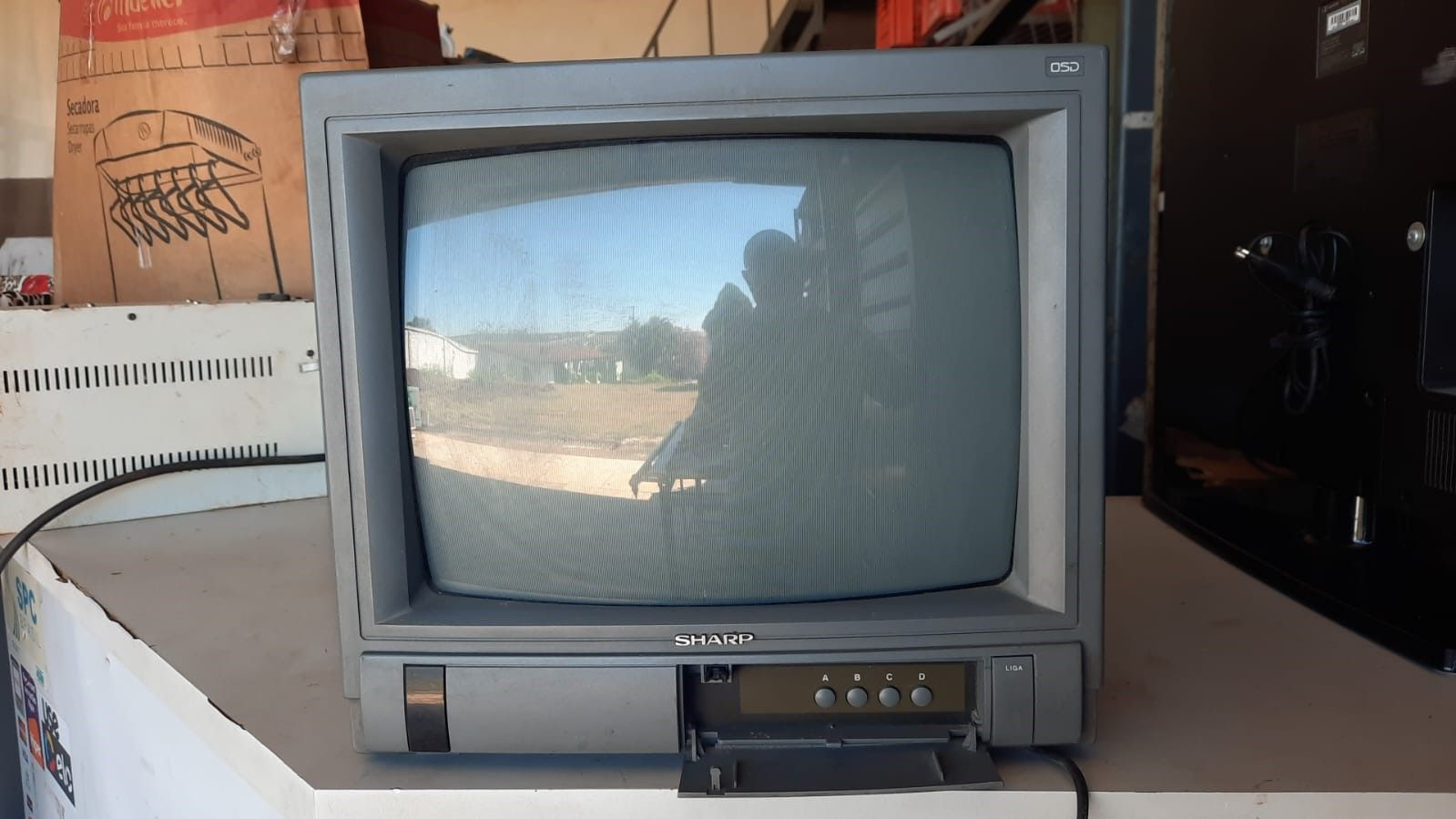 Tv Sharp para colecionadores modelo c 1485b funcionando
R$100