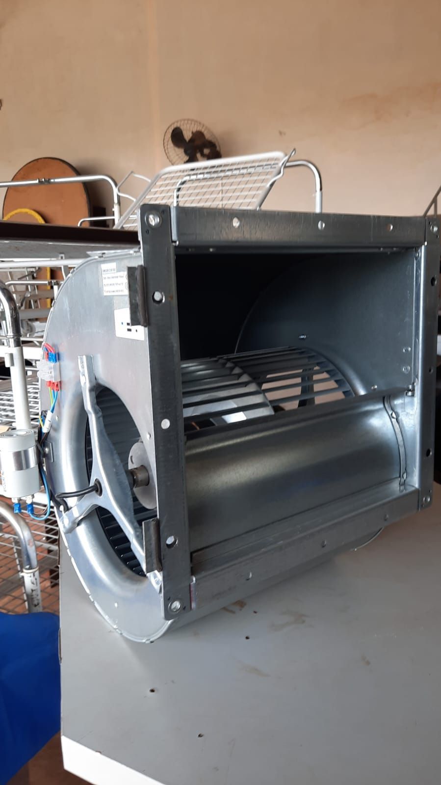 Ventilador centrifugo alta rotação 220 volts ideal para sistemas de ventilação semi novo
R$1.200