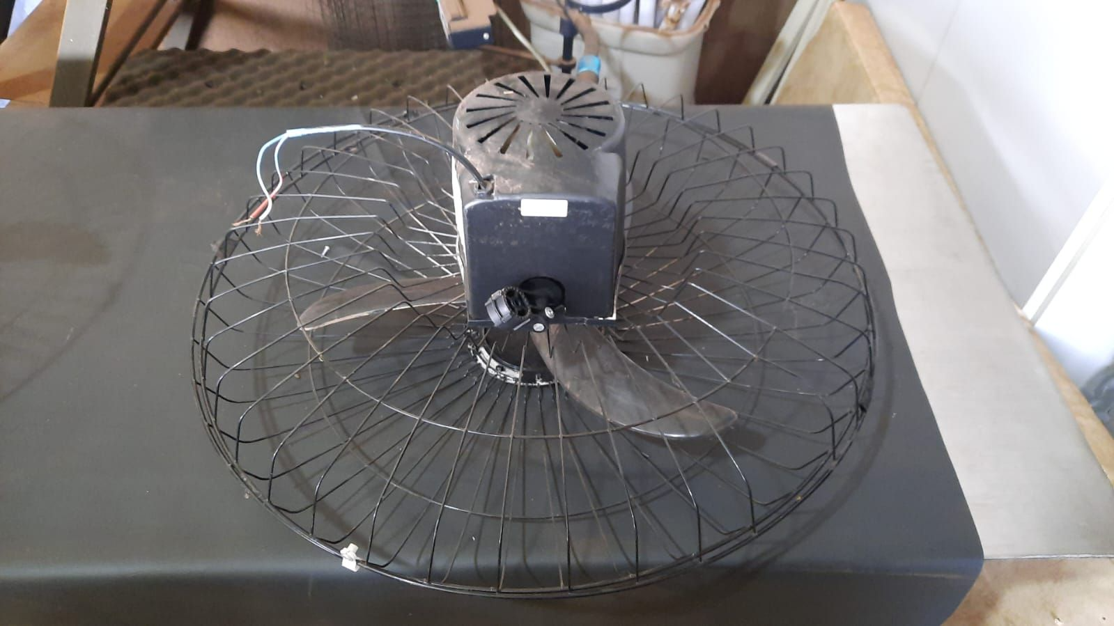 eletrodos Ventilador com defeito marca Ventisol não liga e não tem a base da parede