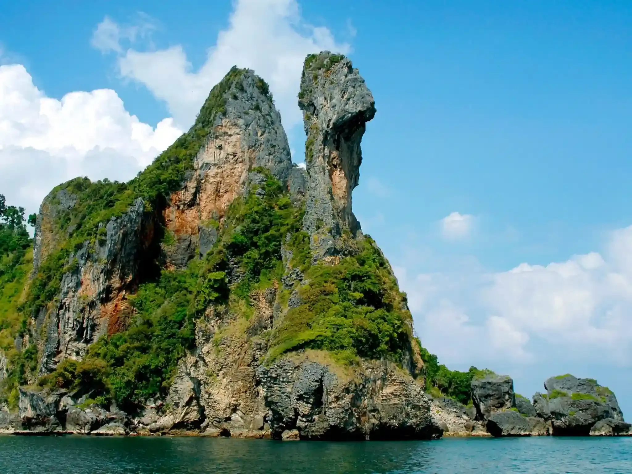 4-islands-tour-in-krabi-by-longtail-boat-01.webp
