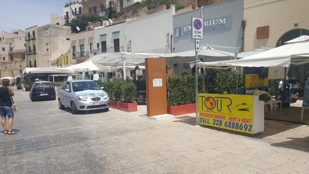 Dinghy rental Scopello