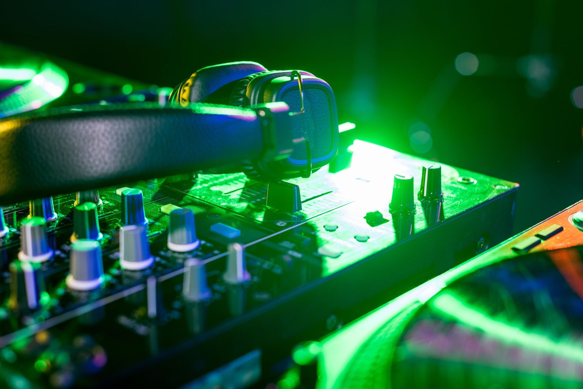 Audio Mixing — Brooklyn, NY — Real Sophistixated Rekordz Ent