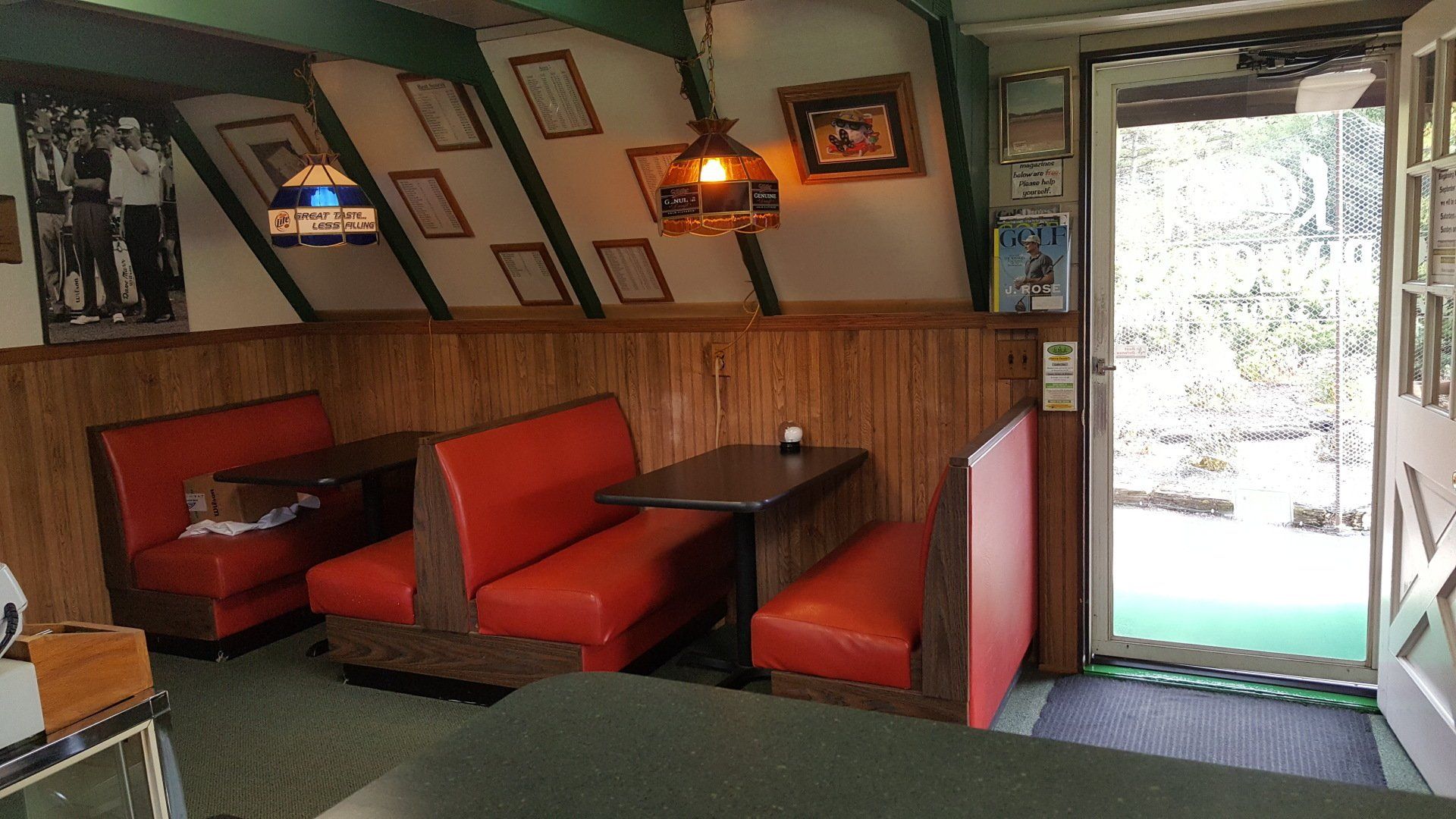 golf course bar and grill