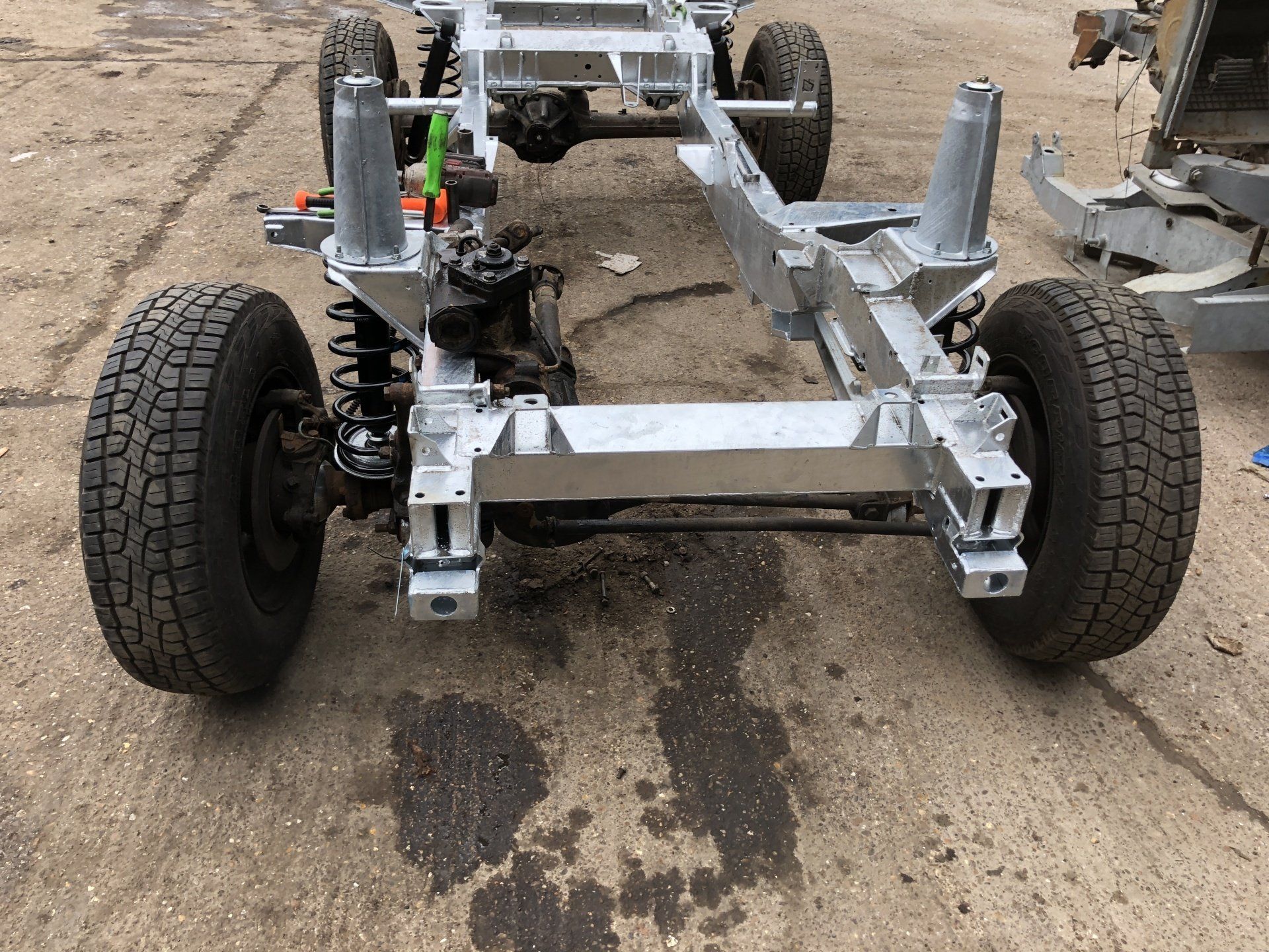 Experts in chassis changes | LR-Refurb