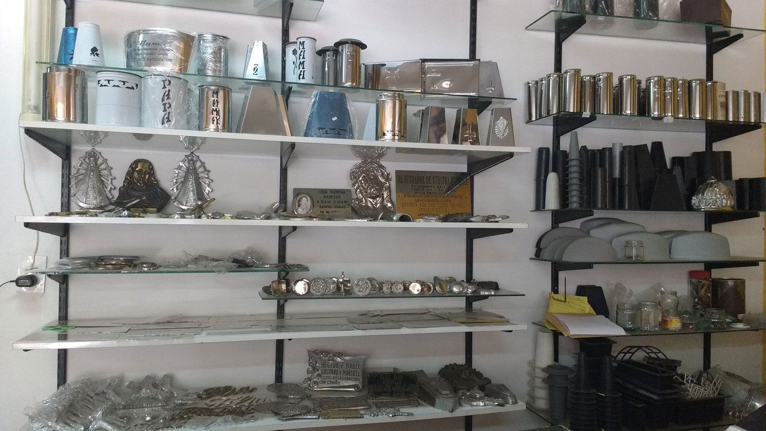 Carlos Larghi Flores