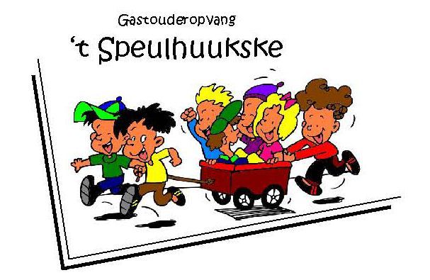 Een groep kinderen trekt een rode kar.