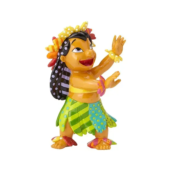 Beeldje van een jong persoon met een bloemenkrans op het hoofd, dansend met opgeheven armen, gekleed in een geelgroene rok.