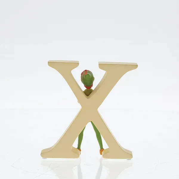Peter Pan staat voor een lichtbruine letter