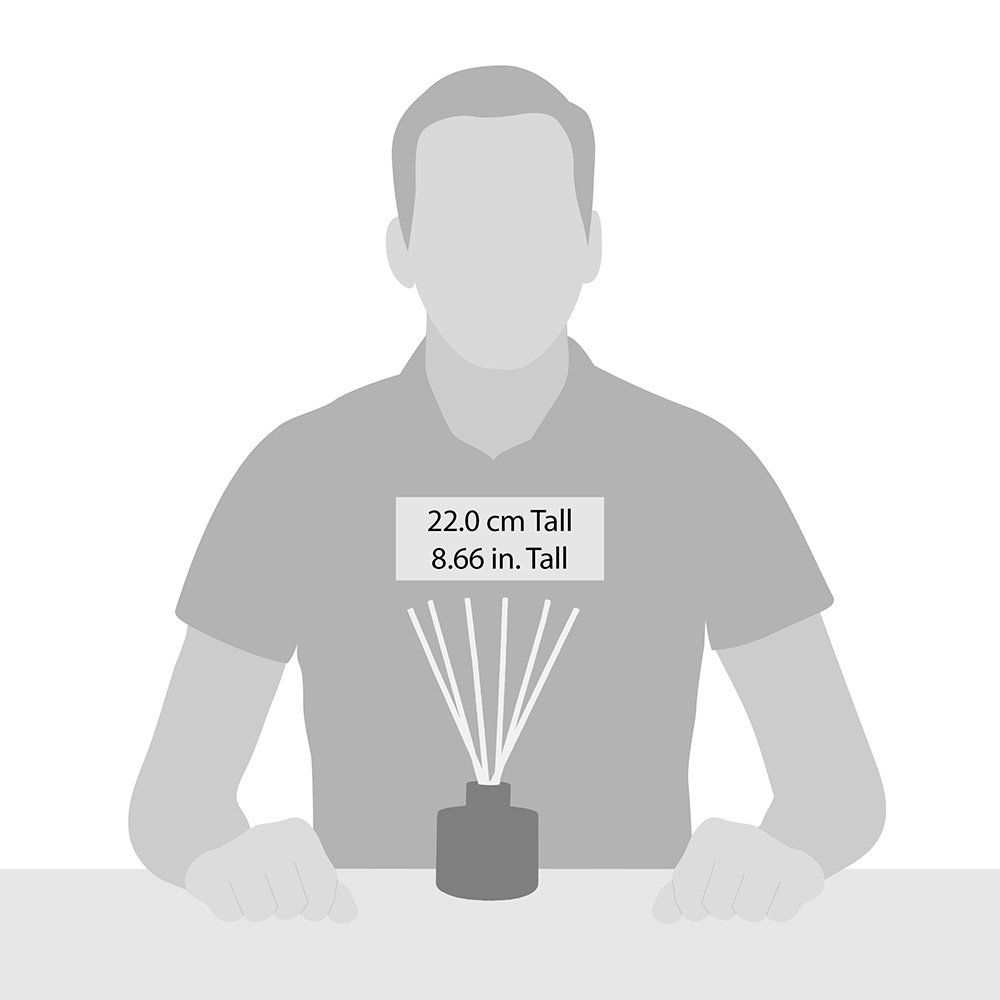 Een man zit aan een tafel met een geurstokjes in zijn handen.