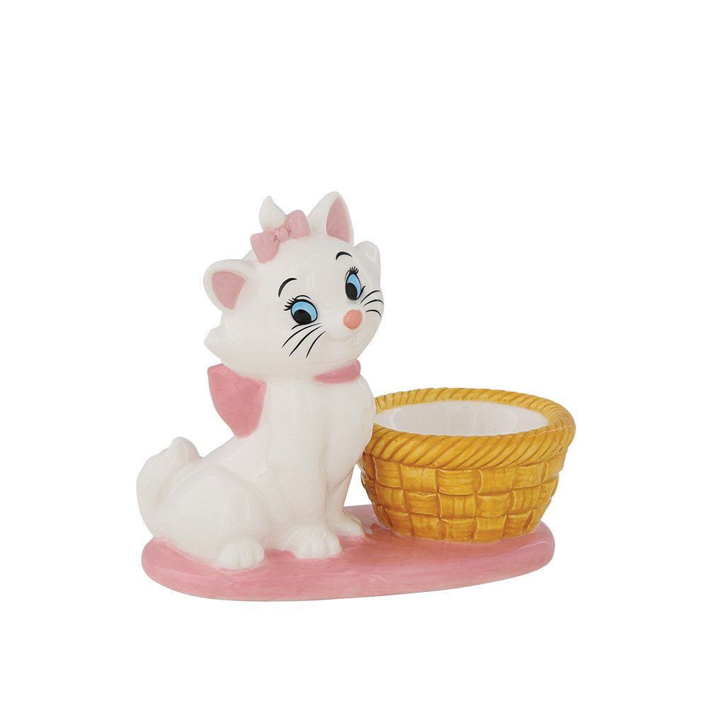 Marie van de aristocats zit naast een mandje.