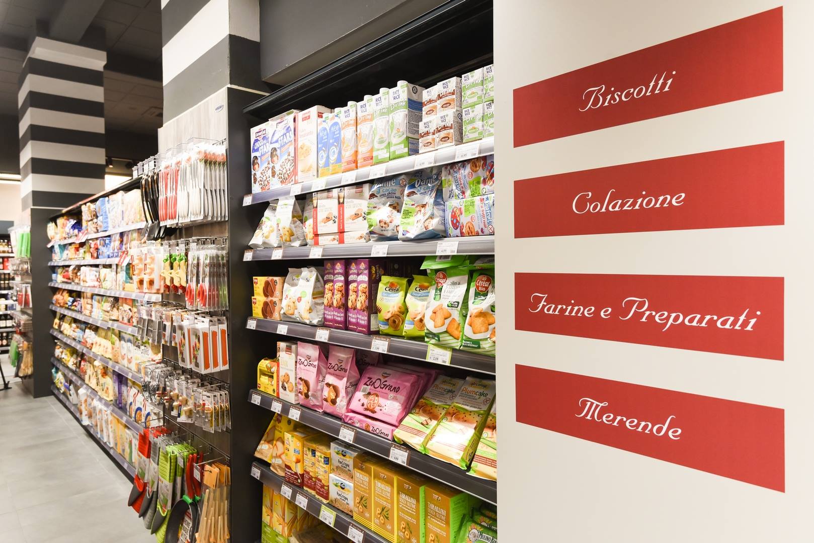 Reparto di prodotti per la colazione di un supermercato