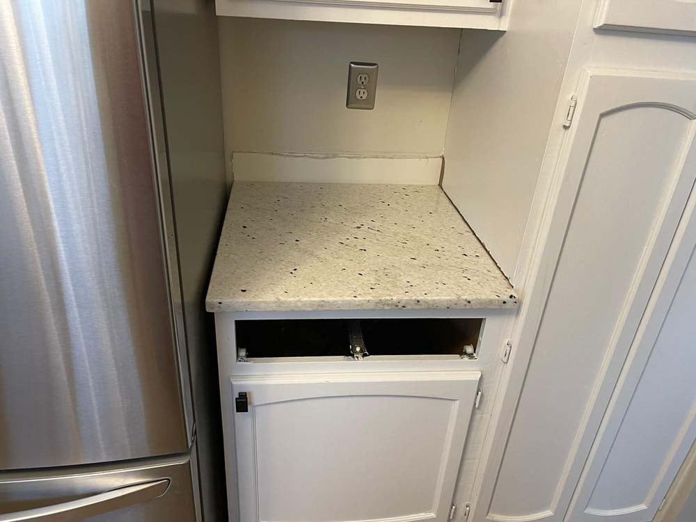 Kitchen #40 — Alexandria, KY — Affordable Granite And Stone