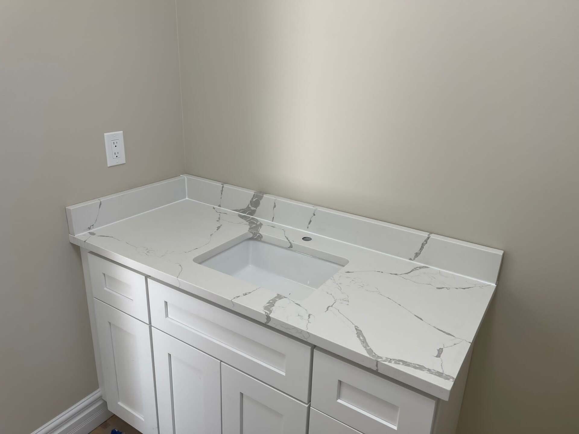 Kitchen #46 — Alexandria, KY — Affordable Granite And Stone