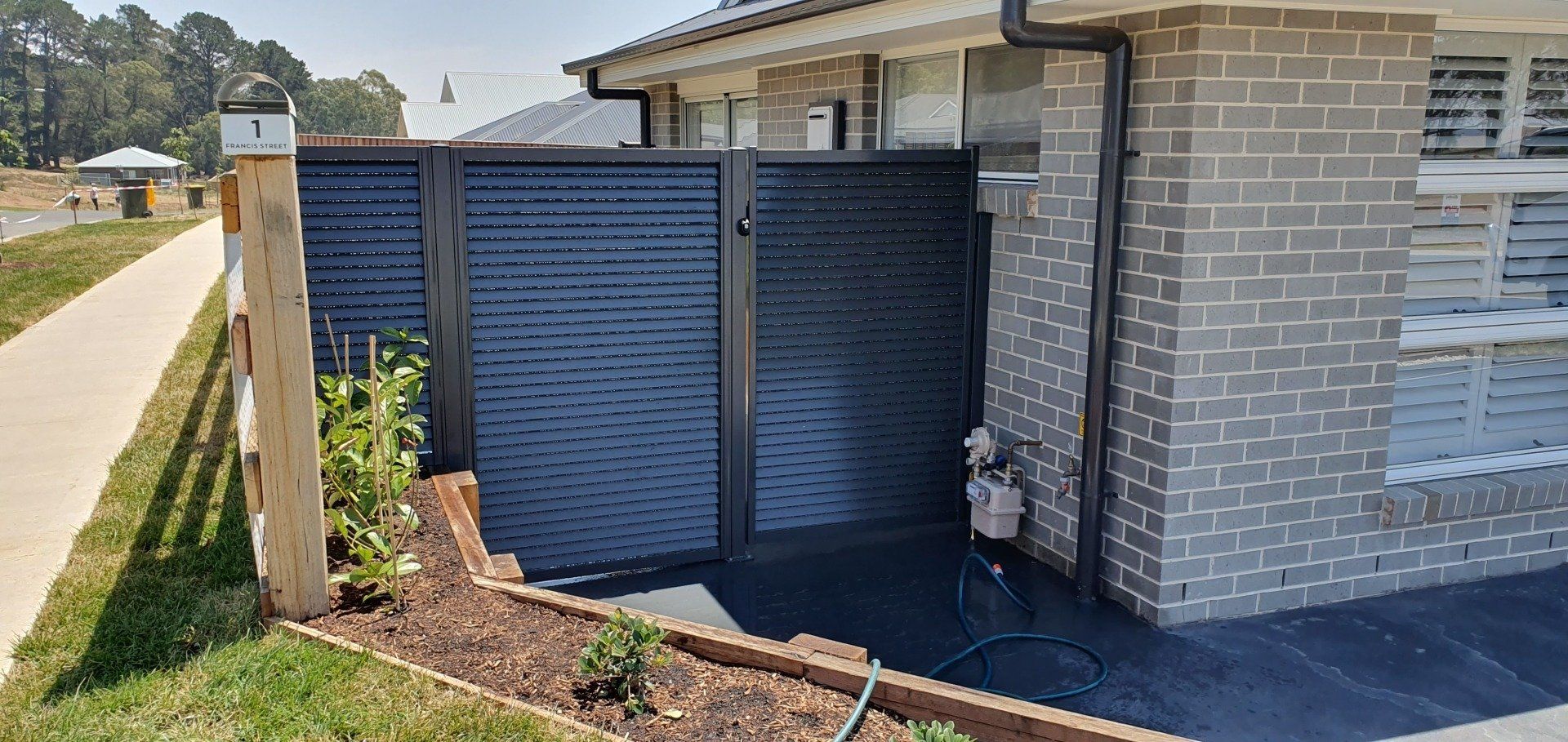 Black Gates 5 — Fences in Aylmerton, NSW