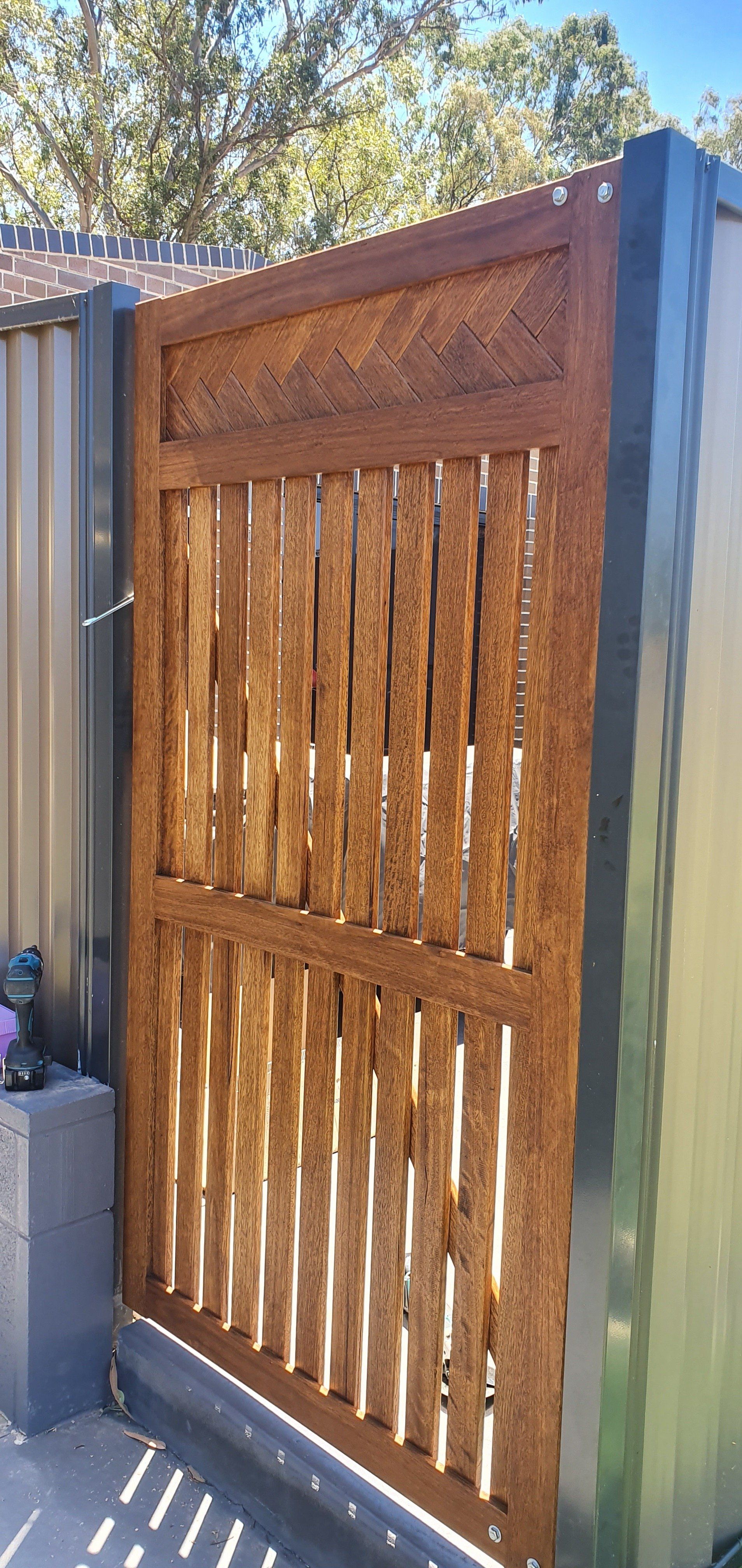 Brown Gates — Fences in Aylmerton, NSW